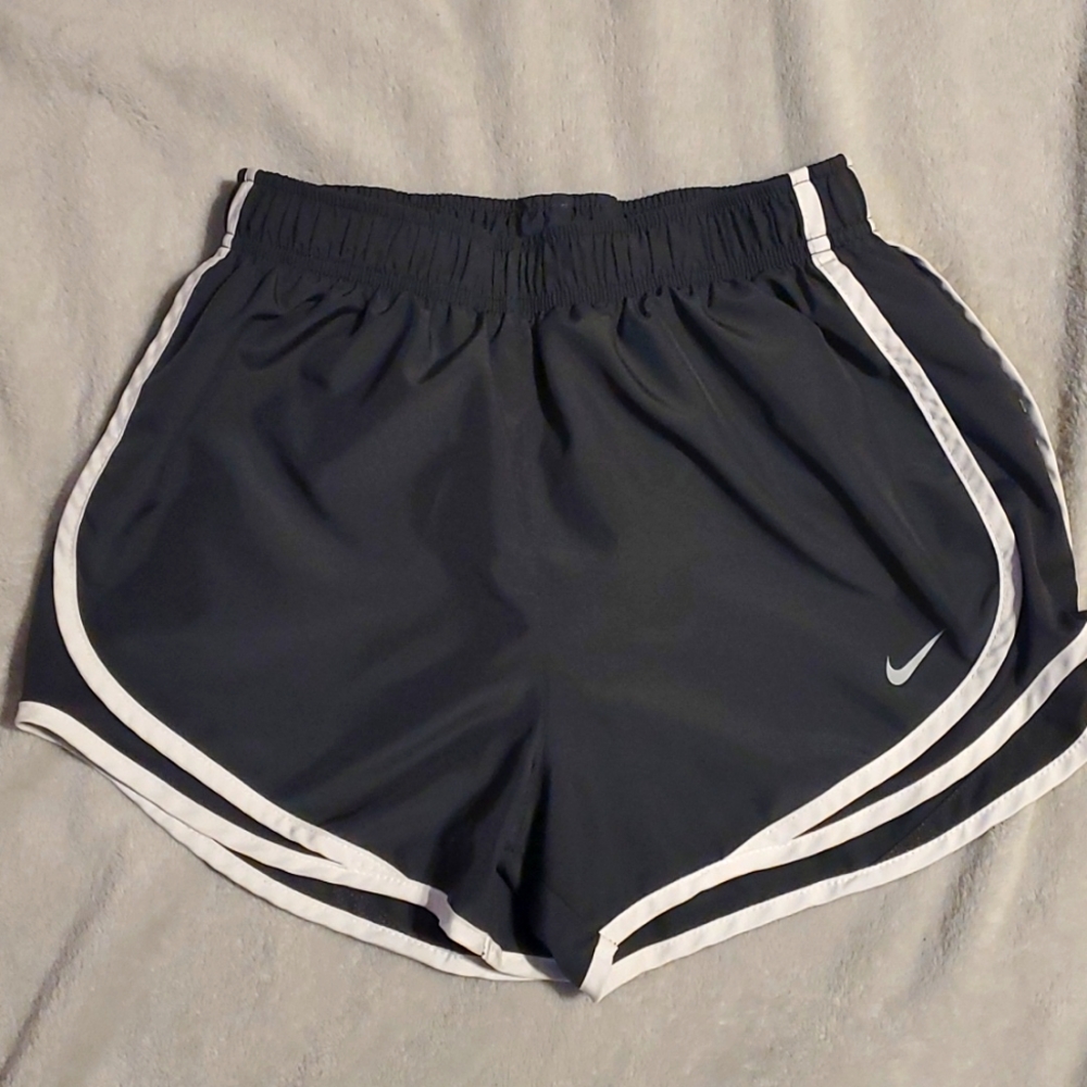 Nike dry-fit women's size small shorts